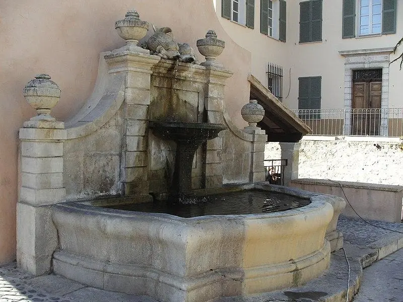 Foto di Lavoir Fountain - Claude jullien - © Creative Commons (https://creativecommons.org/licenses/by-sa/4.0/deed.fr)