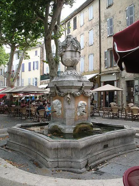 Foto di Fontana delle quattro stagioni - SombreSanglier - © Creative Commons (https://creativecommons.org/licenses/by-sa/4.0/deed.fr)