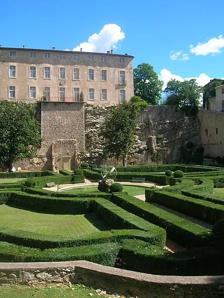 Foto di Castello - NotFromUtrecht - © Creative Commons (https://creativecommons.org/licenses/by-sa/4.0/deed.fr)