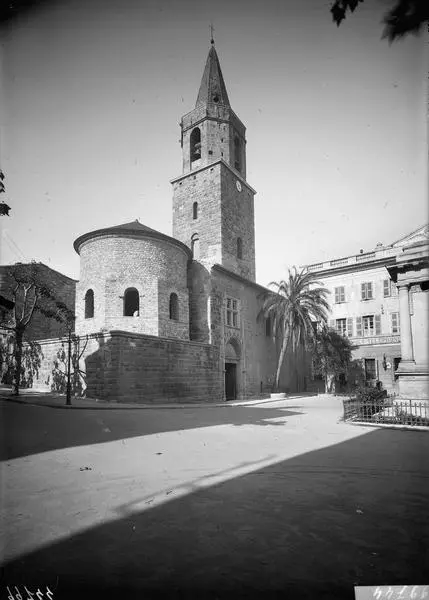 Foto di Cattedrale di Saint-Léonce, Battistero e chiostro - POP Plateforme Ouverte du Patrimoine / Base Mérimée - © Ministère de la Culture (France), Médiathèque du patrimoine et de la photographie, diffusion RMN-GP