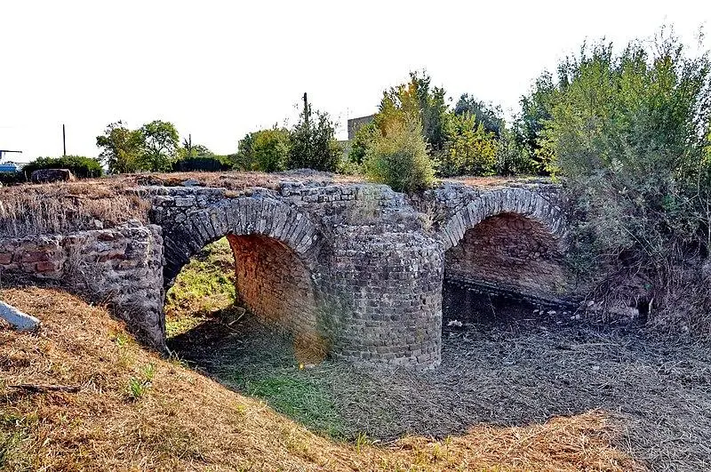 Foto di Ponte lento - This illustration was made by (User:Royonx) and re - © Creative Commons (https://creativecommons.org/licenses/by-sa/4.0/deed.fr)