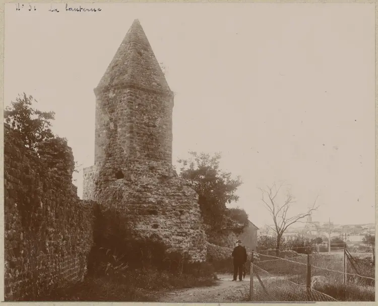 Foto di Ramarts (rimane) - POP Plateforme Ouverte du Patrimoine / Base Mérimée - © Ministère de la Culture (France), Médiathèque du patrimoine et de la photographie, diffusion GrandPalaisRmn Photo
