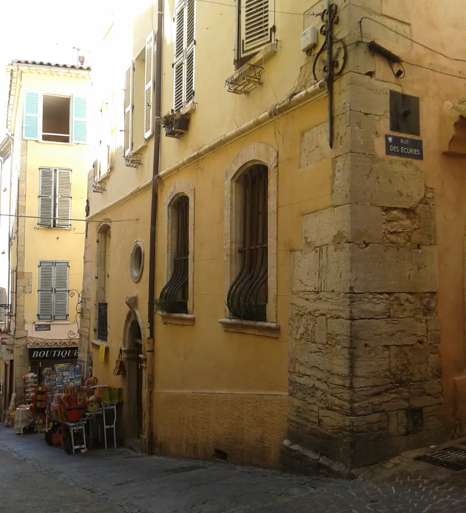 Foto de Edificio - Sous licence Creative Commons (https://creativecommons.org/licenses/by-sa/4.0/deed.fr) - Par Aymeric pathier - © Creative Commons (https://creativecommons.org/licenses/by-sa/4.0/deed.fr)