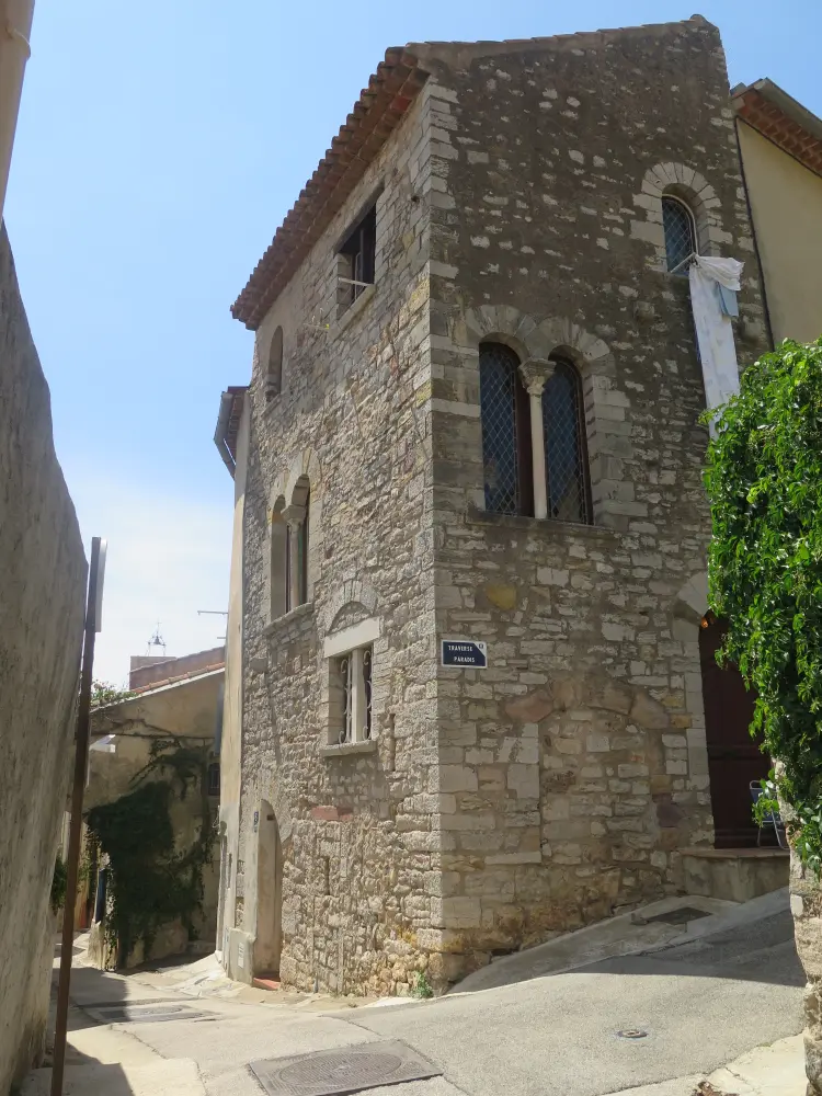 Foto von Romanesque Haus - Sous licence Creative Commons (https://creativecommons.org/licenses/by-sa/4.0/deed.fr) - Par Juliofsanguino - © Creative Commons (https://creativecommons.org/licenses/by-sa/4.0/deed.fr)