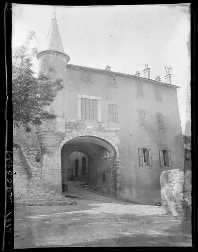 Foto di Santa Paul - POP Plateforme Ouverte du Patrimoine / Base Mérimée - © Ministère de la Culture (France), Médiathèque du patrimoine et de la photographie, diffusion RMN-GP