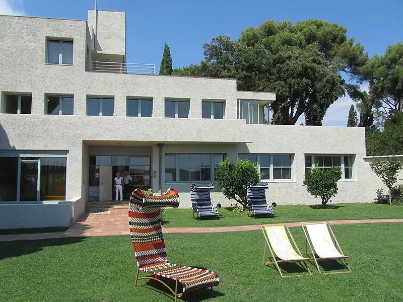 Foto von Villa Marie-Laure-De-Noailles oder Château Saint-Bernard - Daniel Wilk - © Creative Commons (https://creativecommons.org/licenses/by-sa/4.0/deed.fr)