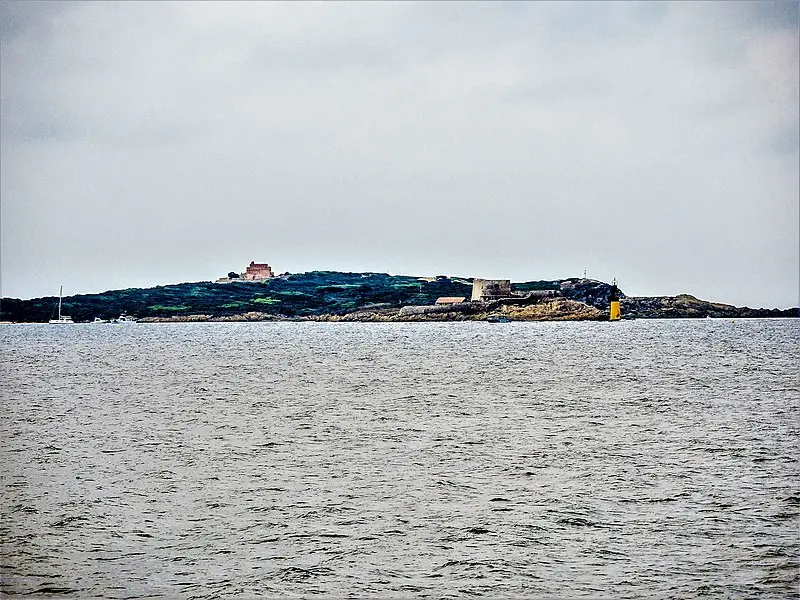 Foto di Forte del Grand Langoustier - Espirat - © Creative Commons (https://creativecommons.org/licenses/by-sa/4.0/deed.fr)