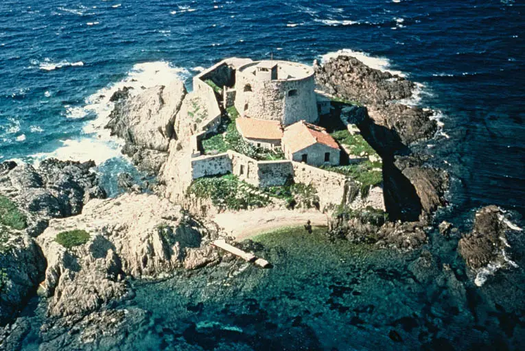 Foto di Fort della piccola aragosta - POP Plateforme Ouverte du Patrimoine / Base Mérimée - © Monuments historiques