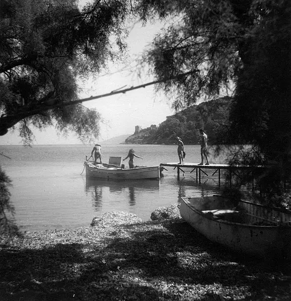 Foto von Fort von Port Man, früher Port Man Battery genannt - Göran Schildt (1917–2009) Alternative names Göran - © Creative Commons (https://creativecommons.org/licenses/by-sa/4.0/deed.fr)