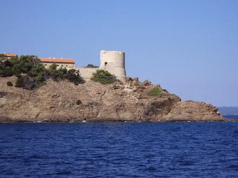 Foto di Fort of Port Man precedentemente chiamato Port Man Battery - Patrub01 - © Creative Commons (https://creativecommons.org/licenses/by-sa/4.0/deed.fr)