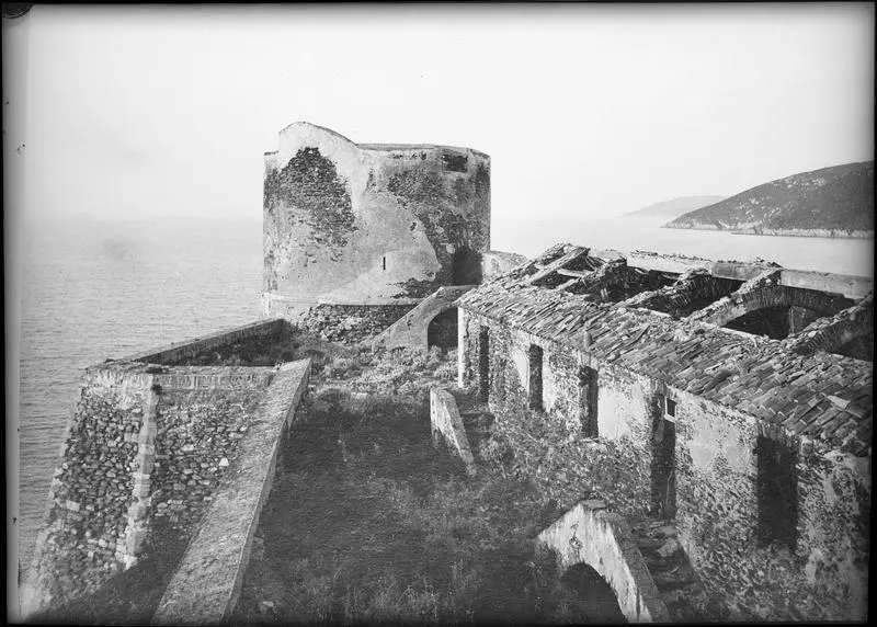 Foto von Fort von Port Man, früher Port Man Battery genannt - POP Plateforme Ouverte du Patrimoine / Base Mérimée - © Ministère de la Culture (France), Médiathèque du patrimoine et de la photographie, diffusion RMN-GP
