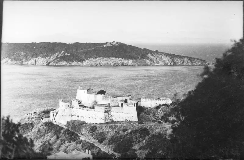 Foto di Château Dit Fort du Moulin - POP Plateforme Ouverte du Patrimoine / Base Mérimée - © Ministère de la Culture (France), Médiathèque du patrimoine et de la photographie, diffusion RMN-GP