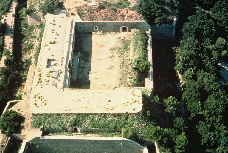 Foto di Forte dall'eminenza - POP Plateforme Ouverte du Patrimoine / Base Mérimée - © Monuments historiques
