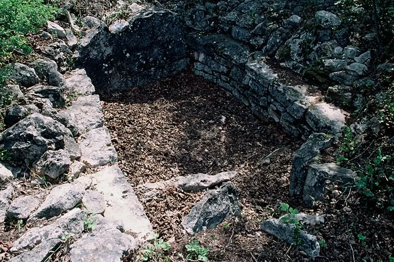 Foto di Dolmen di murari - POP Plateforme Ouverte du Patrimoine / Base Mérimée - © Monuments historiques