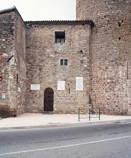 Foto di Castelet (vecchio) con la sua così chiamata Charles Quint Tower - POP Plateforme Ouverte du Patrimoine / Base Mérimée - © Monuments historiques
