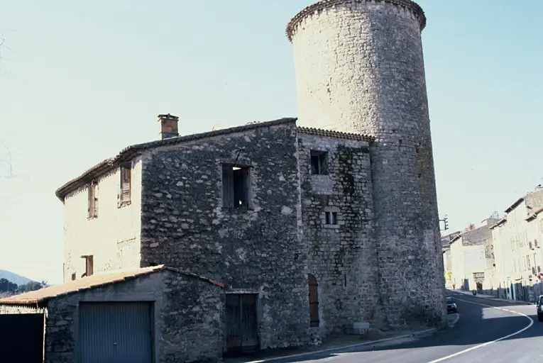 Foto di Castelet (vecchio) con la sua così chiamata Charles Quint Tower - POP Plateforme Ouverte du Patrimoine / Base Mérimée - © Monuments historiques