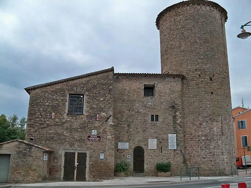 Foto di Castelet (vecchio) con la sua così chiamata Charles Quint Tower - Véronique PAGNIER - © Creative Commons (https://creativecommons.org/licenses/by-sa/4.0/deed.fr)