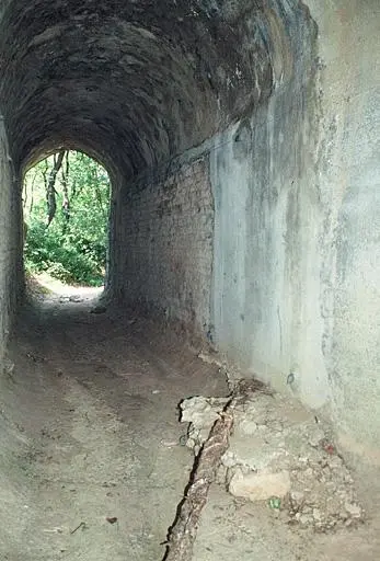 Foto di Ponte romano tra Saint-Maximin e Pourcieux (anche nel comune di Saint-Maximin-La-Sainte-Baume) - POP Plateforme Ouverte du Patrimoine / Base Mérimée - © Monuments historiques