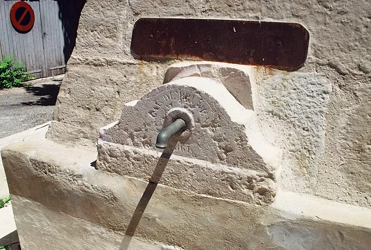 Foto di Fontana (vecchio) - POP Plateforme Ouverte du Patrimoine / Base Mérimée - © Monuments historiques