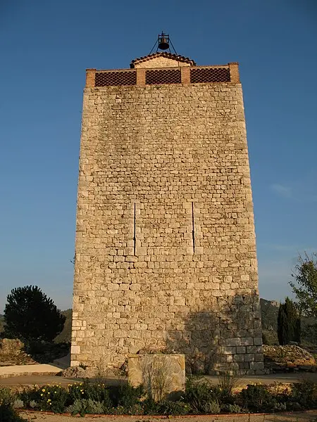 Foto di VILLAGE -Chiamata tour - SombreSanglier - © Creative Commons (https://creativecommons.org/licenses/by-sa/4.0/deed.fr)