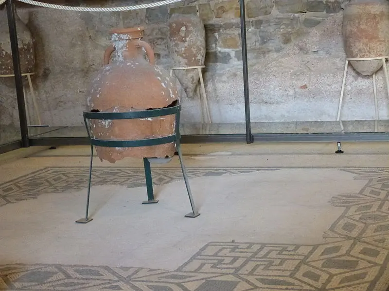 Foto de Restos arqueológicos - Thérèse Gaigé - © Creative Commons (https://creativecommons.org/licenses/by-sa/4.0/deed.fr)