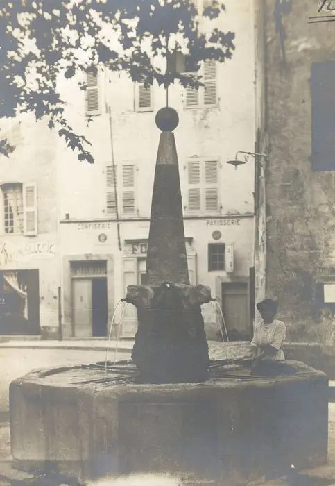 Foto von Brunnen - POP Plateforme Ouverte du Patrimoine / Base Mérimée - © Ministère de la Culture (France), Médiathèque du patrimoine et de la photographie, tous droits réservés
