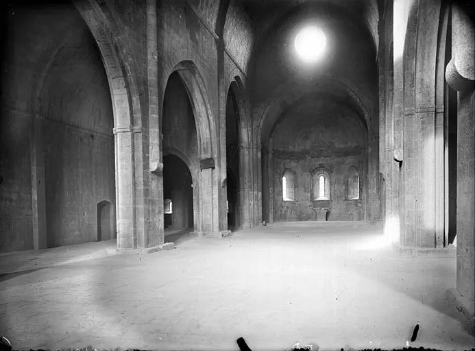 Foto di Vecchia Abbazia - POP Plateforme Ouverte du Patrimoine / Base Mérimée - © Ministère de la Culture (France), Médiathèque du patrimoine et de la photographie, diffusion RMN-GP