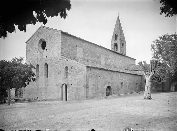Foto di Vecchia Abbazia - POP Plateforme Ouverte du Patrimoine / Base Mérimée - © Ministère de la Culture (France), Médiathèque du patrimoine et de la photographie, diffusion RMN-GP