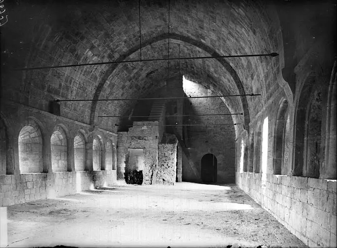 Foto di Vecchia Abbazia - POP Plateforme Ouverte du Patrimoine / Base Mérimée - © Ministère de la Culture (France), Médiathèque du patrimoine et de la photographie, diffusion RMN-GP
