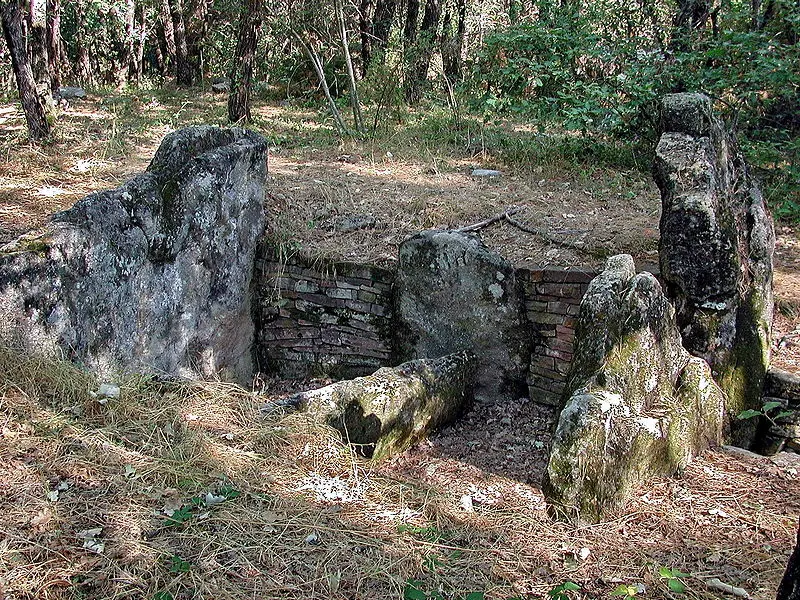 Picture of Dolmen of Verrerie-Vieille - This illustration was made by (User:Royonx) and re - © Creative Commons (https://creativecommons.org/licenses/by-sa/4.0/deed.fr)