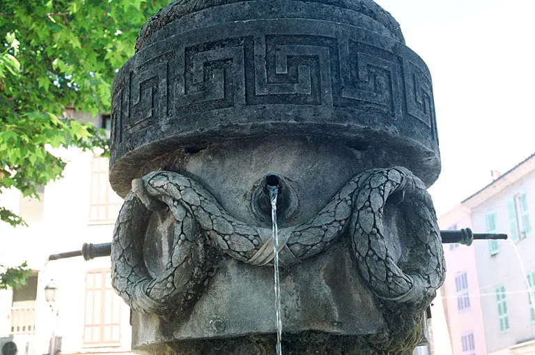 Picture of Fountain - POP Plateforme Ouverte du Patrimoine / Base Mérimée - © Monuments historiques