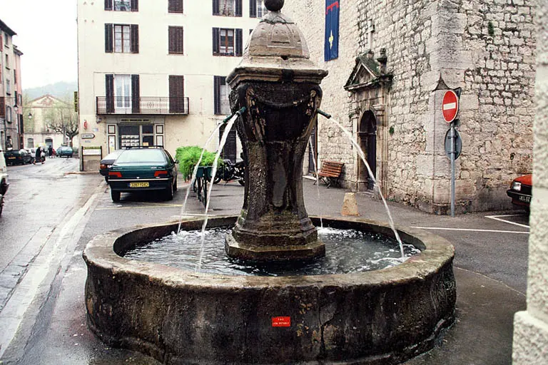 Foto di Fontana - POP Plateforme Ouverte du Patrimoine / Base Mérimée - © Monuments historiques