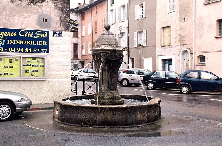 Foto di Fontana - POP Plateforme Ouverte du Patrimoine / Base Mérimée - © Monuments historiques