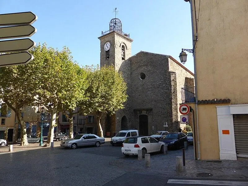 Foto di Chiesa parrocchiale di Saint-Joseph - Roland Amiot - © Creative Commons (https://creativecommons.org/licenses/by-sa/4.0/deed.fr)