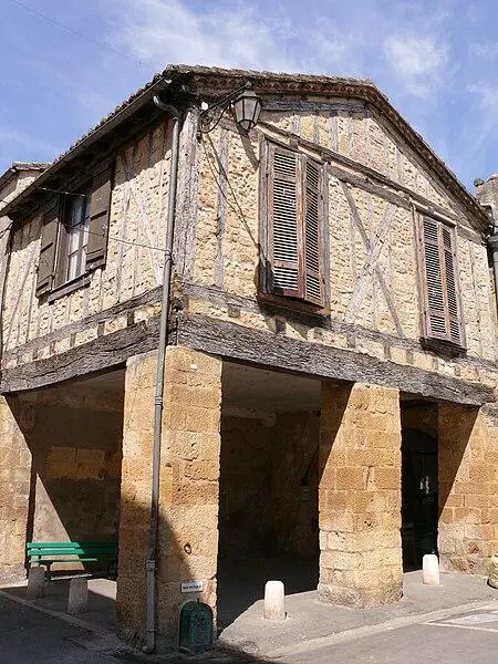 Foto de Casa cachondo - MOSSOT - © Creative Commons (https://creativecommons.org/licenses/by-sa/4.0/deed.fr)