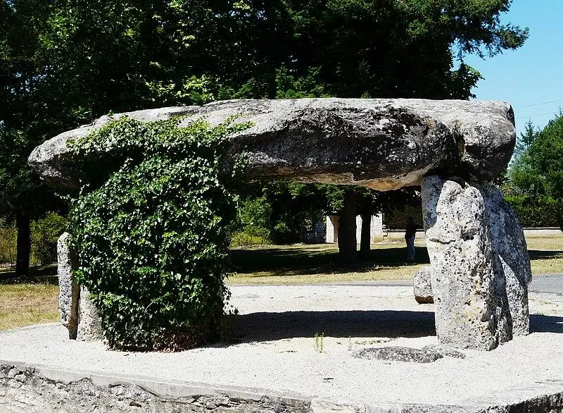 Foto von Dolmen sagt - Père Igor - © Creative Commons (https://creativecommons.org/licenses/by-sa/4.0/deed.fr)