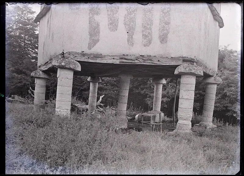 Foto von Jarthe Schloss - Maillard, Marcel (1899-1977). Photographe. Ancien - © Creative Commons (https://creativecommons.org/licenses/by-sa/4.0/deed.fr)