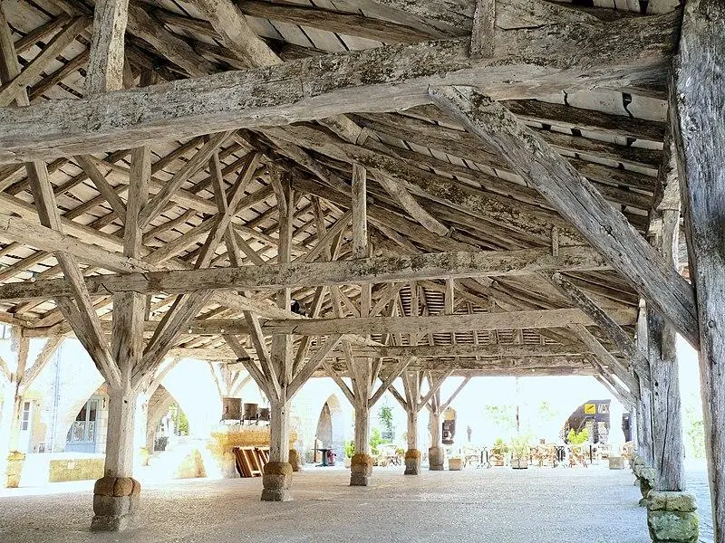 Foto de Sala central - MOSSOT - © Creative Commons (https://creativecommons.org/licenses/by-sa/4.0/deed.fr)