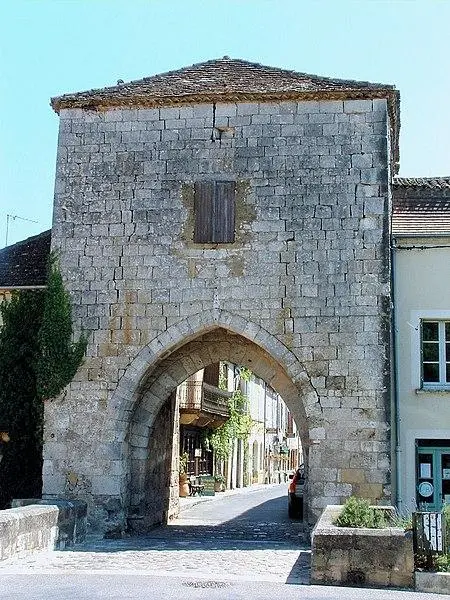 Foto de Puerta de la ciudad fortificada - MOSSOT - © Creative Commons (https://creativecommons.org/licenses/by-sa/4.0/deed.fr)