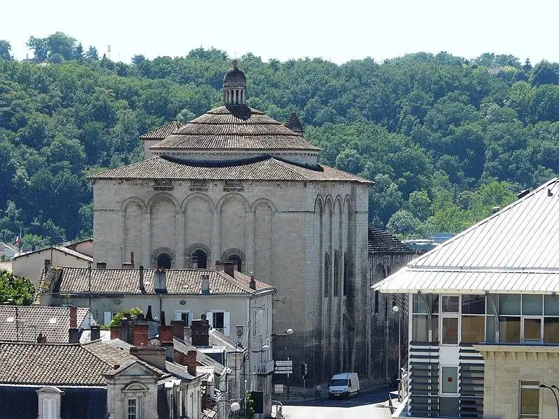 Foto von Saint-Etienne-de-La-Cité-Kirche - Père Igor - © Creative Commons (https://creativecommons.org/licenses/by-sa/4.0/deed.fr)