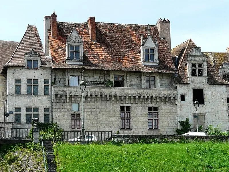 Foto von Konsul - Père Igor - © Creative Commons (https://creativecommons.org/licenses/by-sa/4.0/deed.fr)