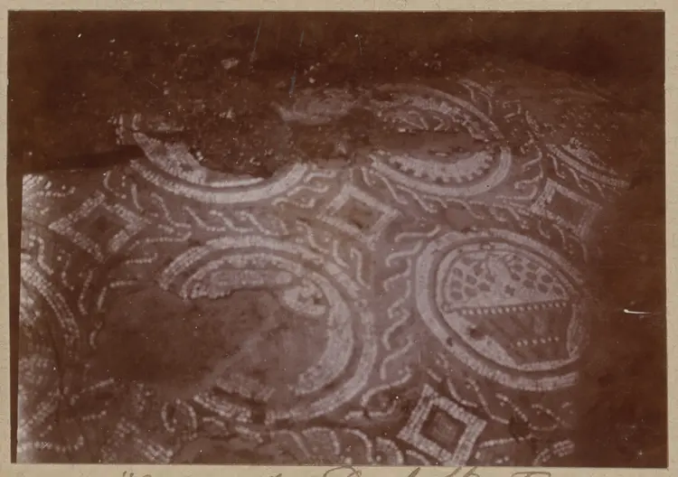 Foto de Cinco mosaicos gallo-romano - POP Plateforme Ouverte du Patrimoine / Base Mérimée - © Ministère de la Culture (France), Médiathèque du patrimoine et de la photographie, diffusion GrandPalaisRmn Photo