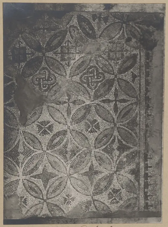 Foto de Cinco mosaicos gallo-romano - POP Plateforme Ouverte du Patrimoine / Base Mérimée - © Ministère de la Culture (France), Médiathèque du patrimoine et de la photographie, diffusion GrandPalaisRmn Photo