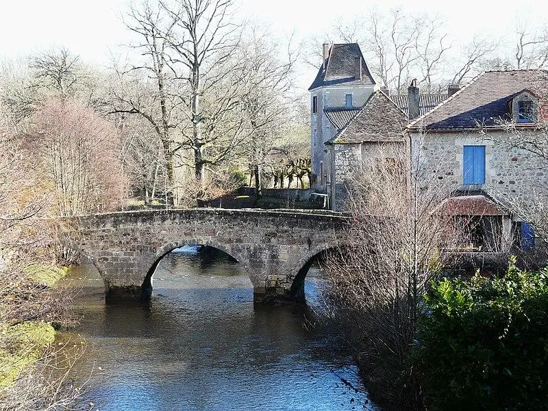 Foto de Puente antiguo - Père Igor - © Creative Commons (https://creativecommons.org/licenses/by-sa/4.0/deed.fr)