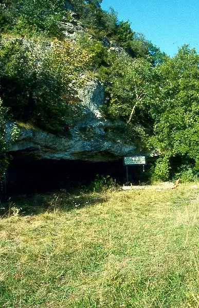 Foto di Deposito preistorico moustier - Auteur inconnu - © Creative Commons (https://creativecommons.org/licenses/by-sa/4.0/deed.fr)