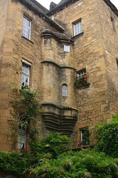 Foto de Edificio - Spichou - © Creative Commons (https://creativecommons.org/licenses/by-sa/4.0/deed.fr)