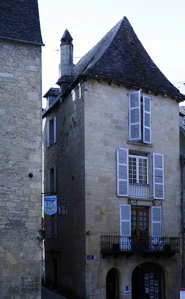 Foto de Edificio - Remi Jouan - © Creative Commons (https://creativecommons.org/licenses/by-sa/4.0/deed.fr)