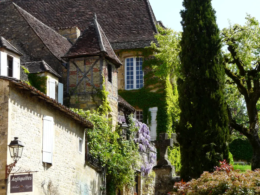 Foto de Edificio - Sous licence Creative Commons (https://creativecommons.org/licenses/by-sa/4.0/deed.fr) - Par Père Igor - © Creative Commons (https://creativecommons.org/licenses/by-sa/4.0/deed.fr)