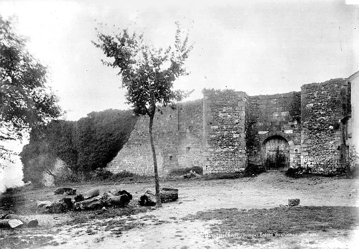 Foto de Castillo de Puyguilhem - Sous licence Creative Commons (https://creativecommons.org/licenses/by-sa/4.0/deed.fr) - Par Gzen92Bot - © Creative Commons (https://creativecommons.org/licenses/by-sa/4.0/deed.fr)