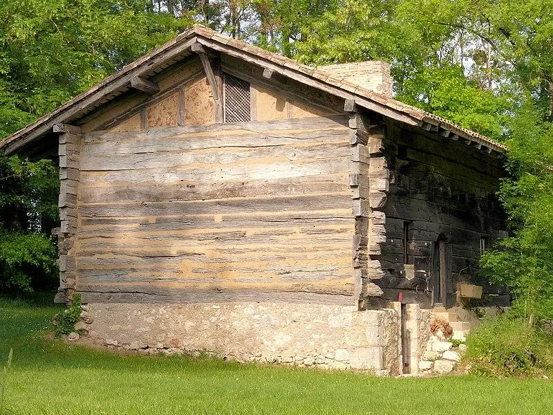 Foto de Casa de apilamiento de la viga de santa-germain - MOSSOT - © Creative Commons (https://creativecommons.org/licenses/by-sa/4.0/deed.fr)